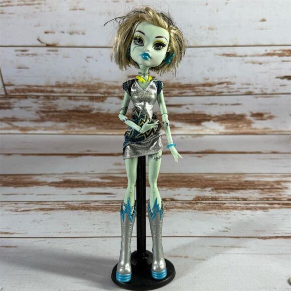 Monster High Frankie Stein Power Ghouls Voltageous Doll 12" missing pieces - Picture 1 of 16